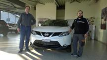 Roland Gabi und David Guimaraes von der Carr. Gabi AG aus Niederbipp mit Ihrem Nissan Qashqai 